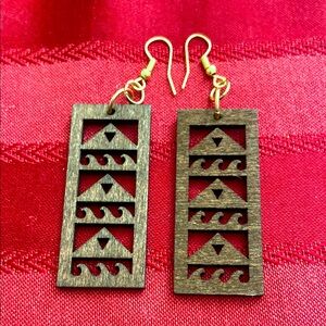5/$10❤️❤️❤️NEW Handmade Lightweight Wood Moana Waves Earrings